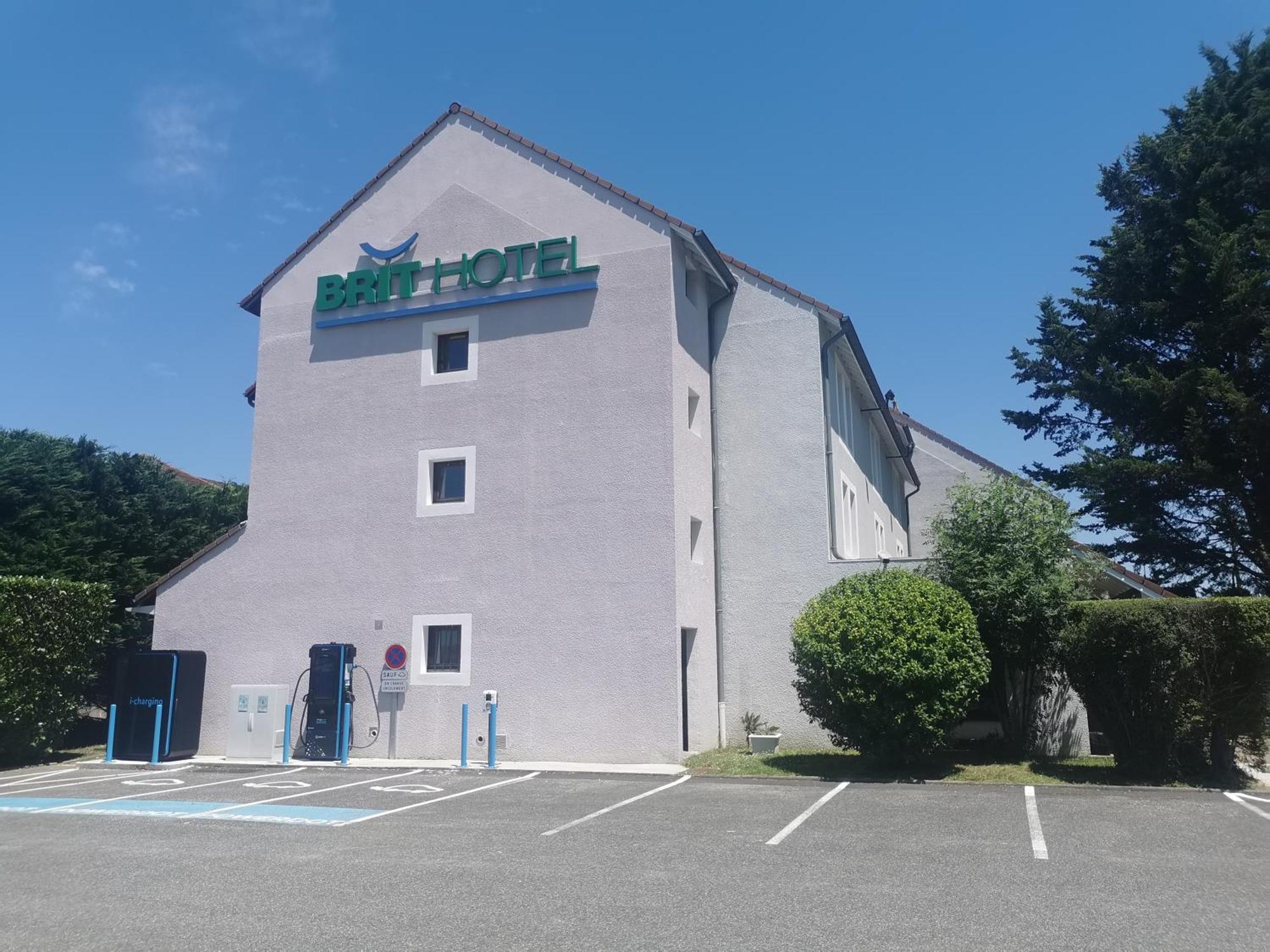 Brit Hotel Confort Pau Lons Εξωτερικό φωτογραφία