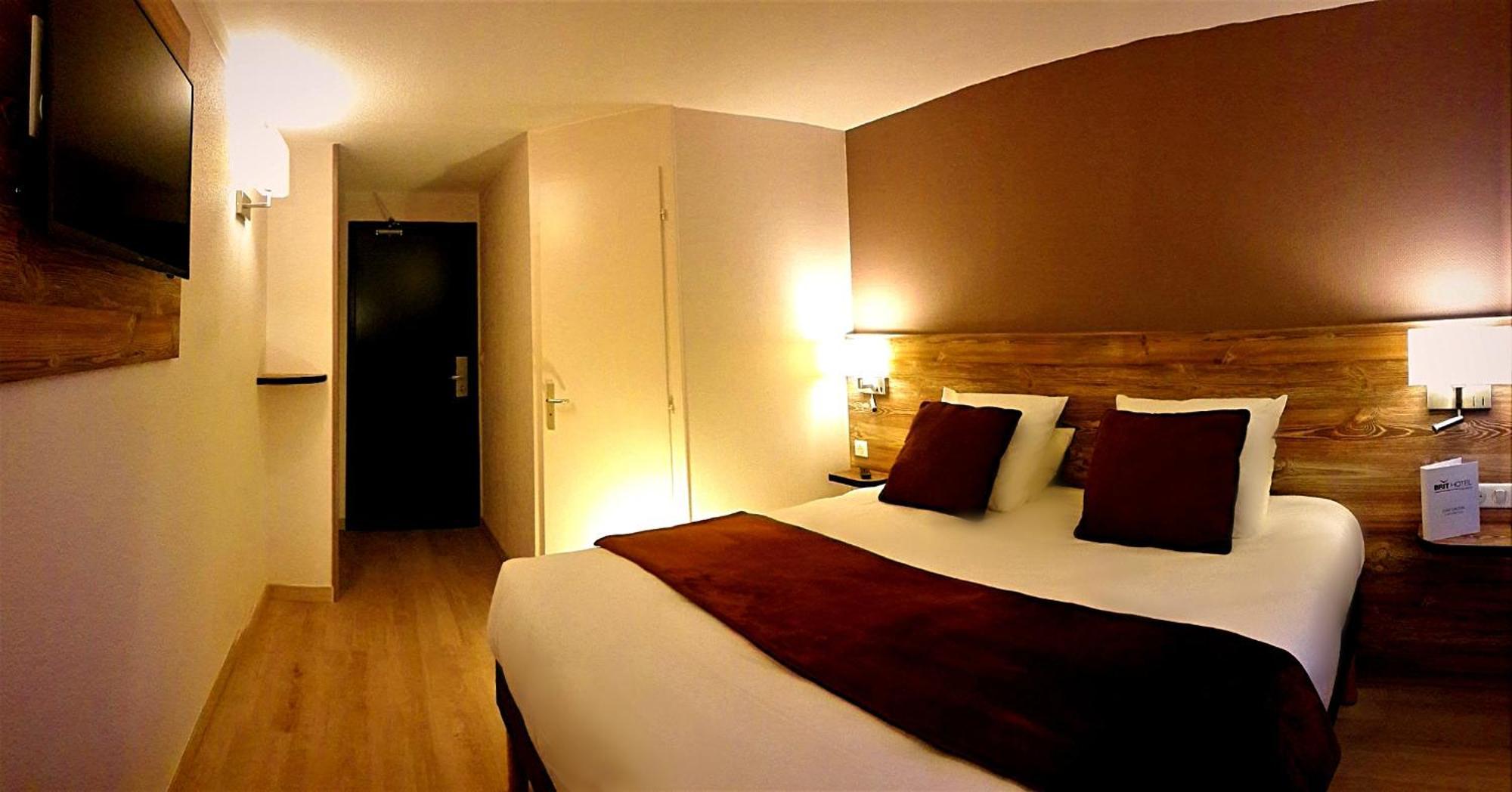 Brit Hotel Confort Pau Lons Εξωτερικό φωτογραφία