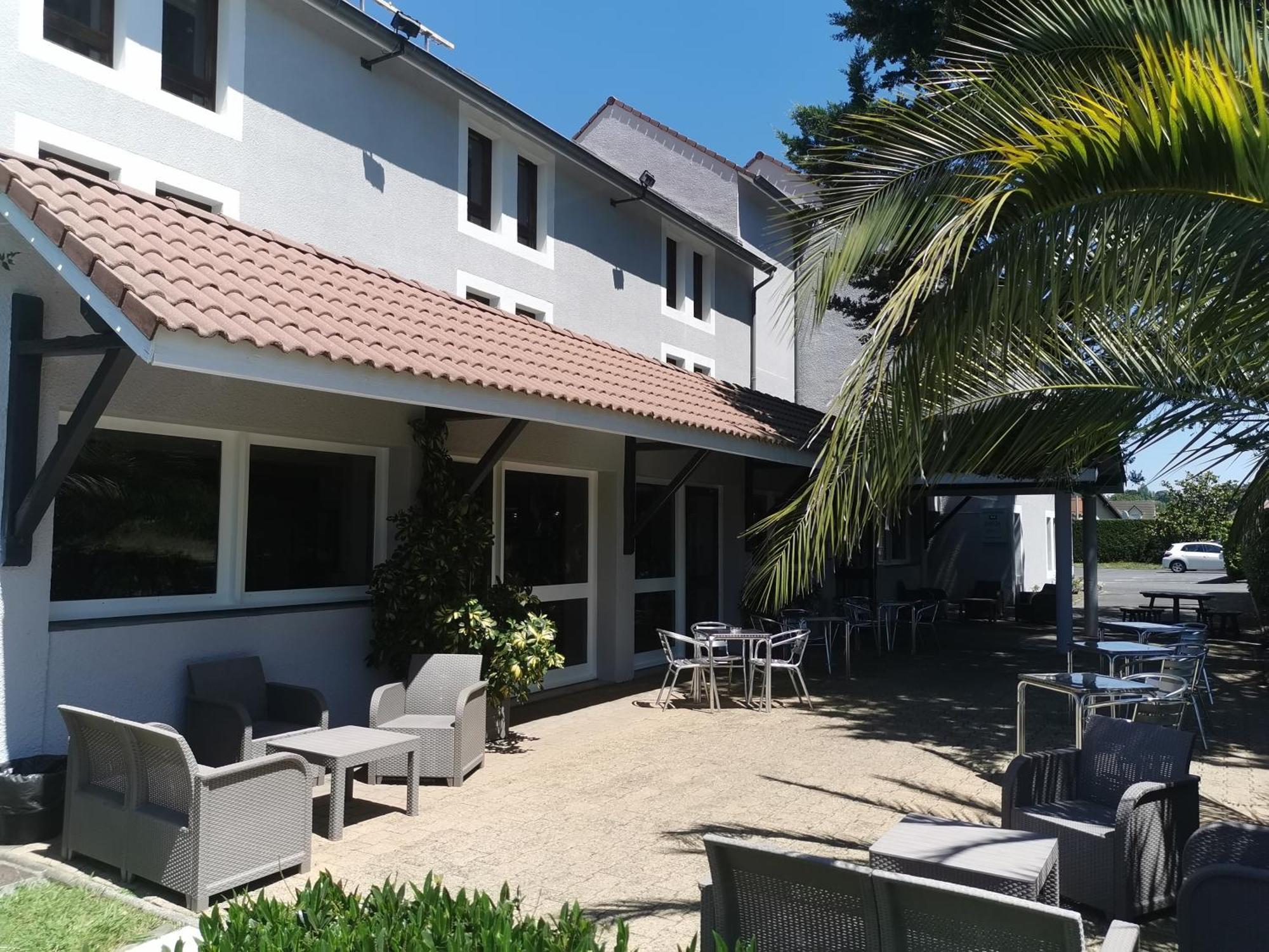 Brit Hotel Confort Pau Lons Εξωτερικό φωτογραφία