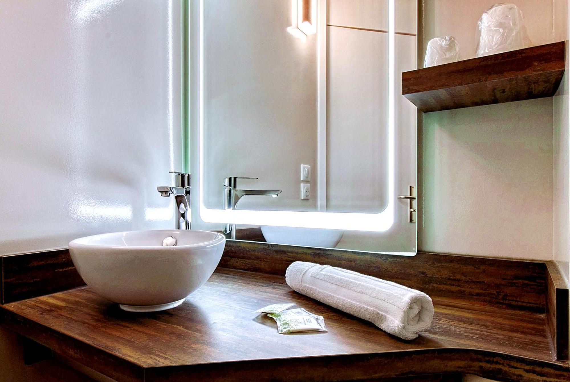 Brit Hotel Confort Pau Lons Εξωτερικό φωτογραφία