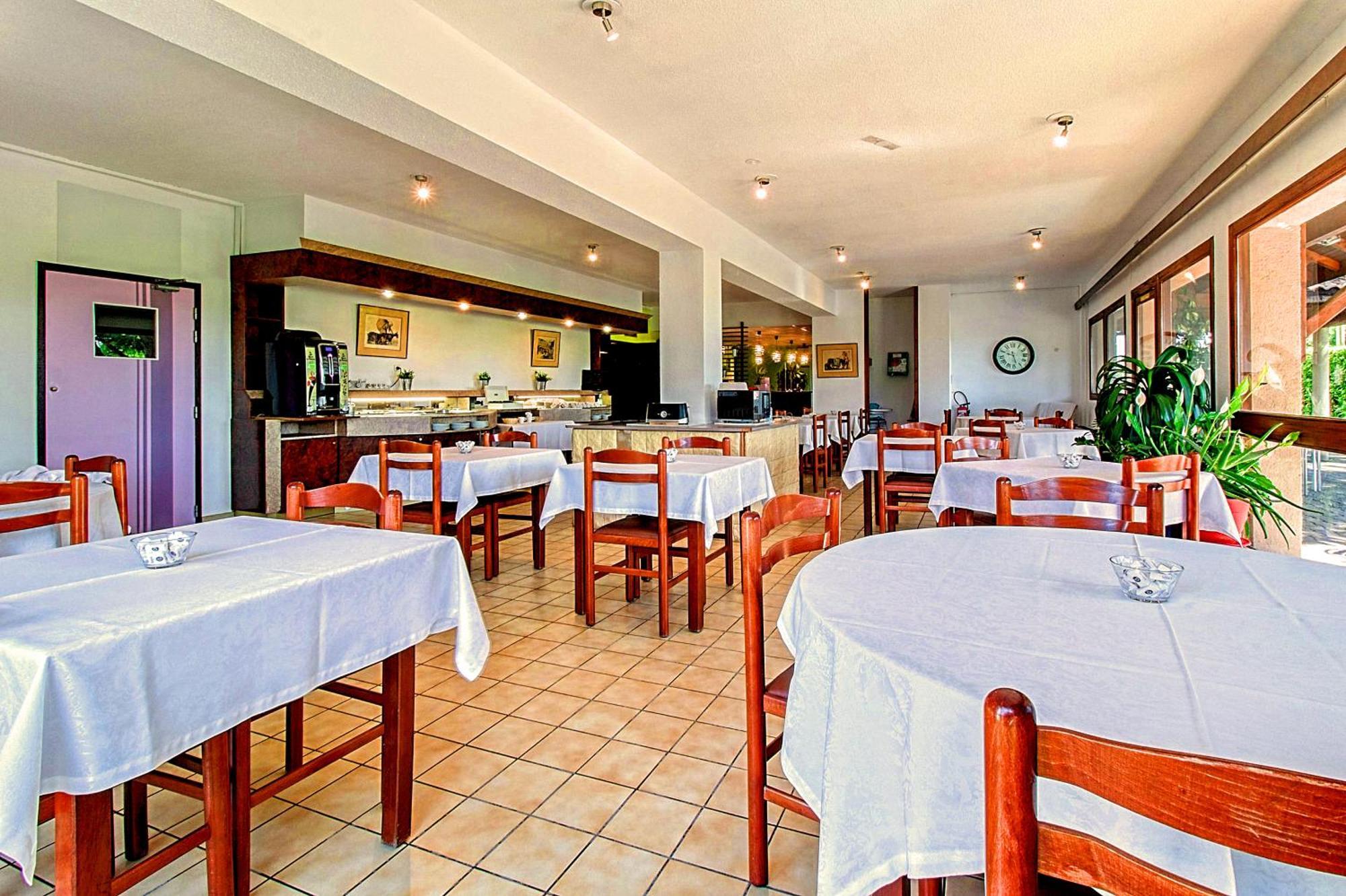 Brit Hotel Confort Pau Lons Εξωτερικό φωτογραφία