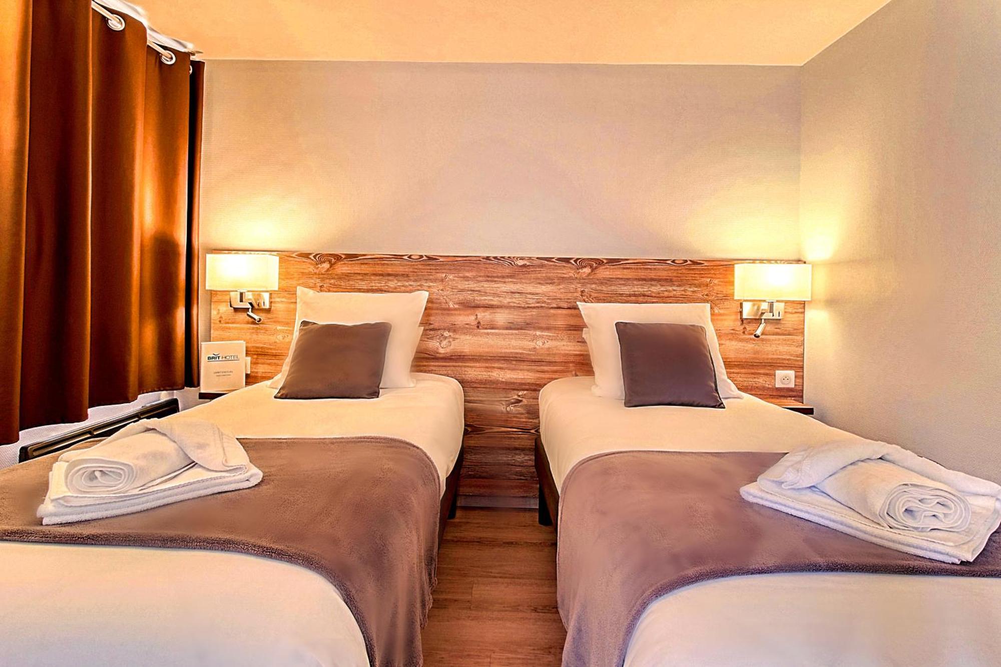 Brit Hotel Confort Pau Lons Εξωτερικό φωτογραφία