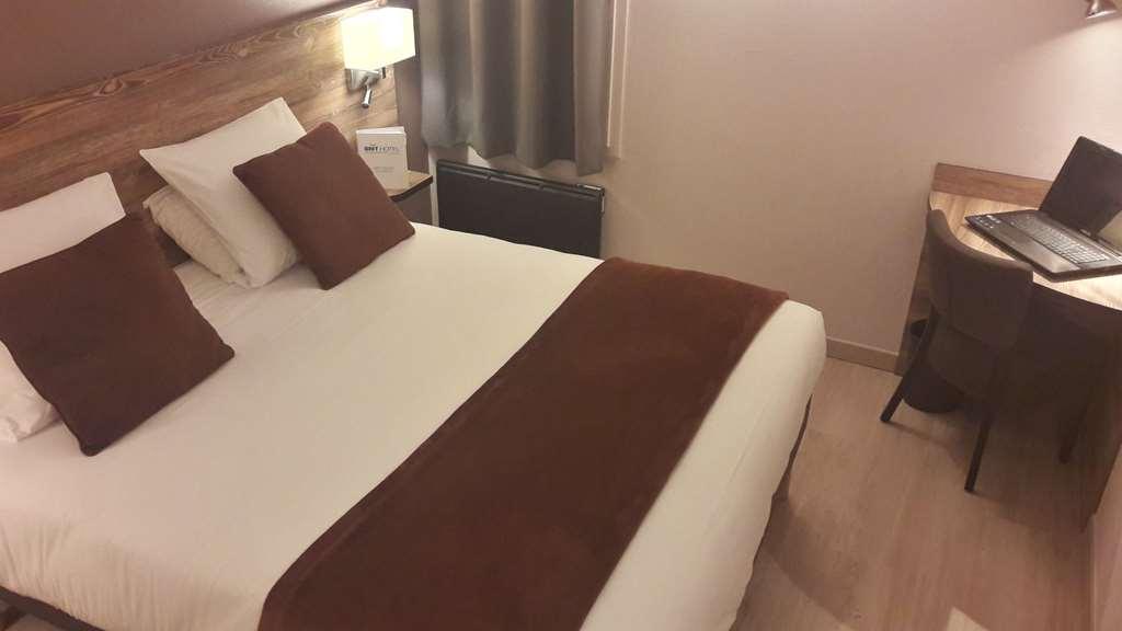 Brit Hotel Confort Pau Lons Δωμάτιο φωτογραφία