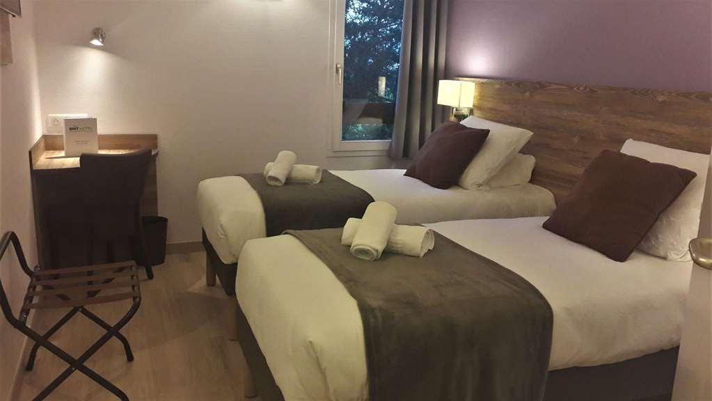 Brit Hotel Confort Pau Lons Δωμάτιο φωτογραφία
