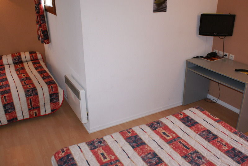 Brit Hotel Confort Pau Lons Εξωτερικό φωτογραφία